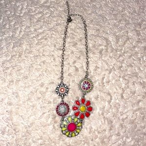 Bright color Lia Sophia daisy necklace🌸